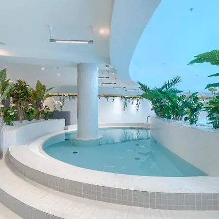 Apartmán Hanza Tower Luxury Jacussi & Pool & Sauna *